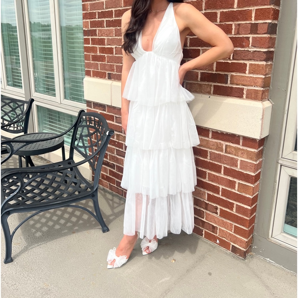 AUGUSTE TIERED FRILL MIDI DRESS WHITE- Selfie Leslie